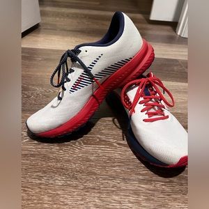 Brooks Launch size 8.5, WORN ONE TIME!! To big for me